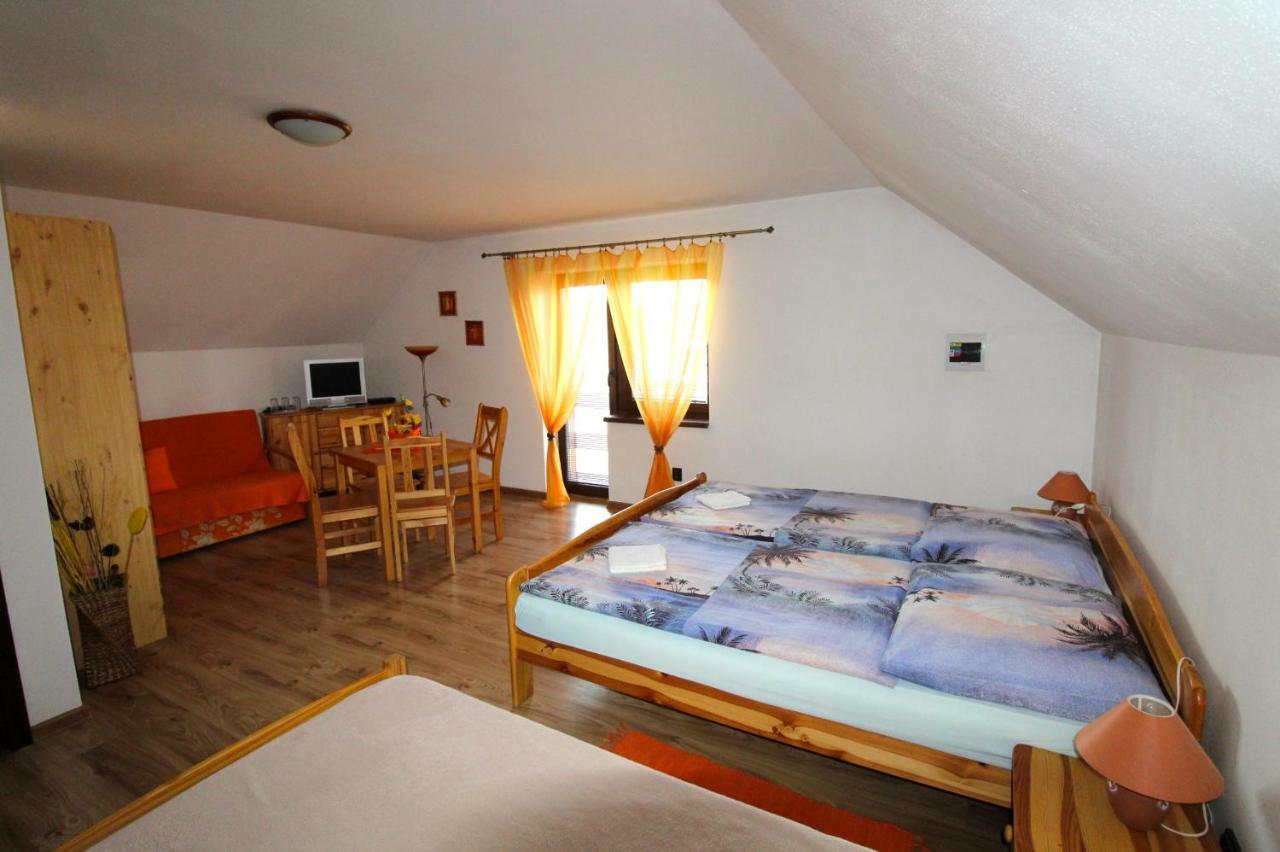 Penzion Saty Liptovske Sliace Екстериор снимка